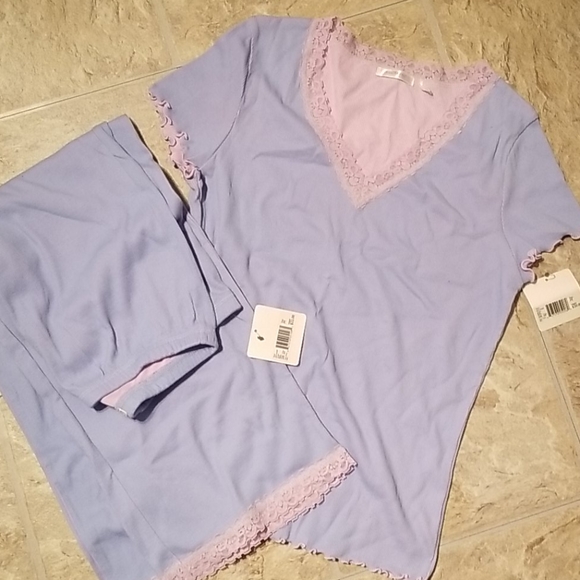Daisy Fuentes Other - NWT Daisy Fuentes Sleepwear Set